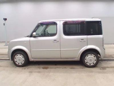Nissan CUBE  с аукциона в Японии
