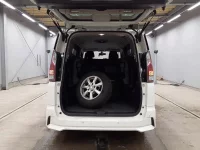 Nissan SERENA лот № 2013 оценка 4  с аукциона в Японии 10