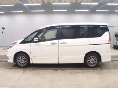 Nissan SERENA  с аукциона в Японии