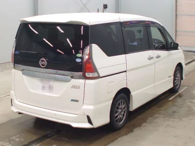 Nissan SERENA  с аукциона в Японии
