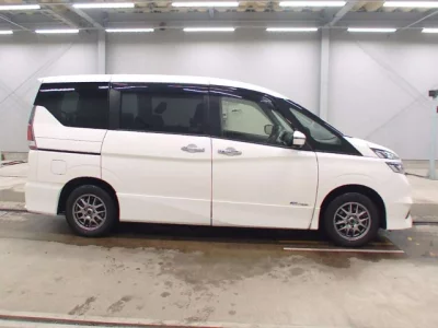 Nissan SERENA  с аукциона в Японии