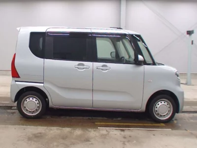 Daihatsu TANTO  с аукциона в Японии