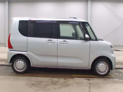 Daihatsu TANTO  с аукциона в Японии
