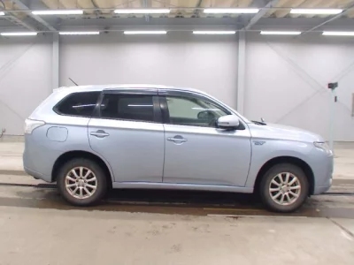 Mitsubishi OUTLANDER PHEV