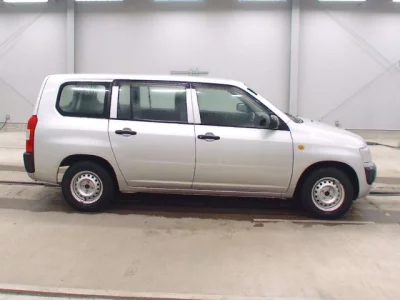 Toyota PROBOX  с аукциона в Японии