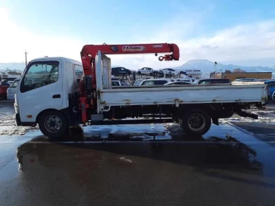 Toyota DYNA  с аукциона в Японии