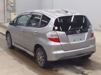 Honda FIT лот № 5586 оценка 3  с аукциона в Японии 5