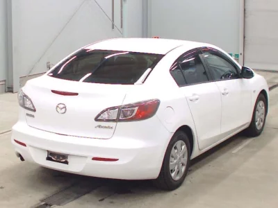 Mazda AXELA  с аукциона в Японии