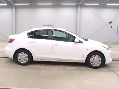 Mazda AXELA  с аукциона в Японии