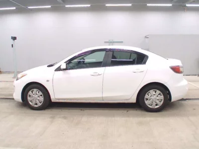 Mazda AXELA  с аукциона в Японии