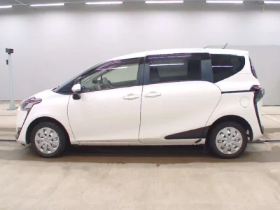 Toyota SIENTA  с аукциона в Японии