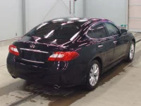 Nissan FUGA лот № 5616 оценка 3.5  с аукциона в Японии 1