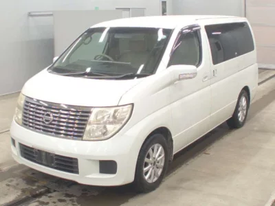 Nissan ELGRAND  с аукциона в Японии