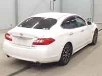 Nissan FUGA лот № 3242 оценка 3.5  с аукциона в Японии 1