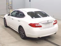 Nissan FUGA лот № 3242 оценка 3.5  с аукциона в Японии 5