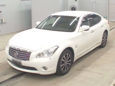 Nissan FUGA  с аукциона в Японии