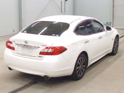 Nissan FUGA  с аукциона в Японии