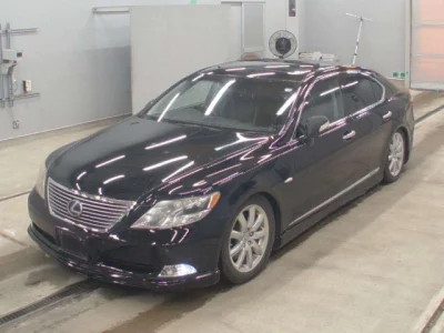 Lexus LS  с аукциона в Японии