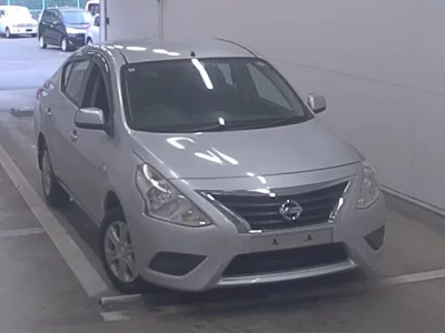 Nissan LATIO  с аукциона в Японии