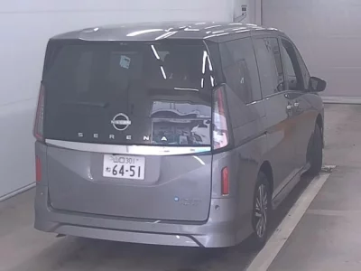 Nissan SERENA  с аукциона в Японии
