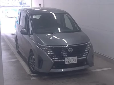 Nissan SERENA  с аукциона в Японии