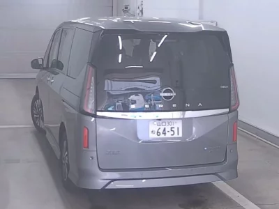 Nissan SERENA  с аукциона в Японии