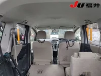 Toyota RACTIS лот № 4040 оценка 3.5  с аукциона в Японии 8