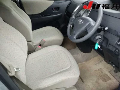 Toyota RACTIS  с аукциона в Японии