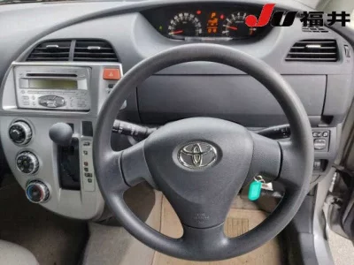 Toyota RACTIS  с аукциона в Японии