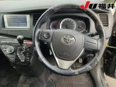 Toyota ISIS