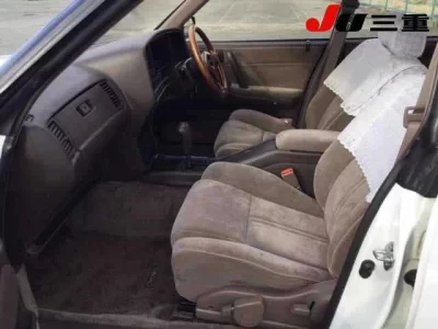 Toyota CROWN  с аукциона в Японии