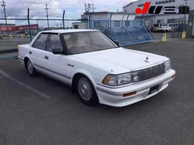 Toyota CROWN  с аукциона в Японии