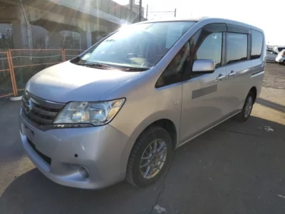 Nissan SERENA  с аукциона в Японии