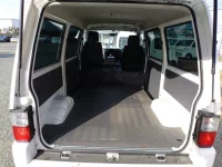 Mazda BONGO VAN лот № 3886 оценка 4  с аукциона в Японии 6