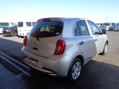 Nissan MARCH  с аукциона в Японии