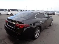 Nissan FUGA лот № 1225 оценка 3.5  с аукциона в Японии 1