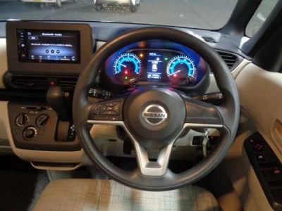 Nissan ROOX  с аукциона в Японии