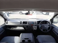 Toyota HIACE лот № 143 оценка R  с аукциона в Японии 3