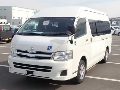 Toyota HIACE  с аукциона в Японии