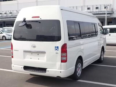 Toyota HIACE  с аукциона в Японии