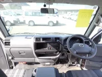 Mazda BONGO VAN лот № 118 оценка 3.5  с аукциона в Японии 3