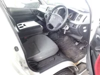 Toyota HIACE VAN лот № 67 оценка 3  с аукциона в Японии 2