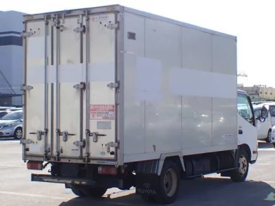 Toyota DYNA  с аукциона в Японии