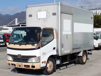 Toyota DYNA  с аукциона в Японии