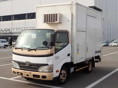 Toyota DYNA  с аукциона в Японии