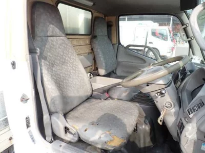 Toyota DYNA  с аукциона в Японии