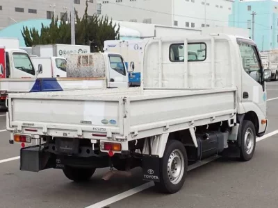 Toyota DYNA  с аукциона в Японии