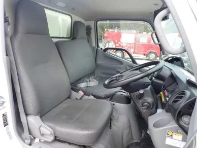 Toyota DYNA  с аукциона в Японии