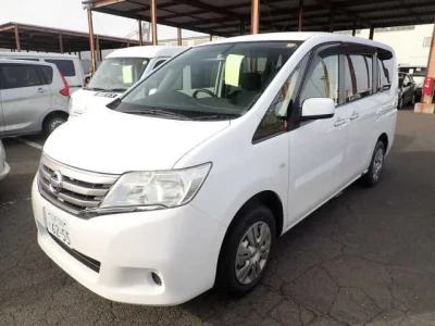 Nissan SERENA  с аукциона в Японии