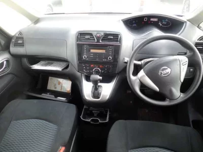 Nissan SERENA  с аукциона в Японии